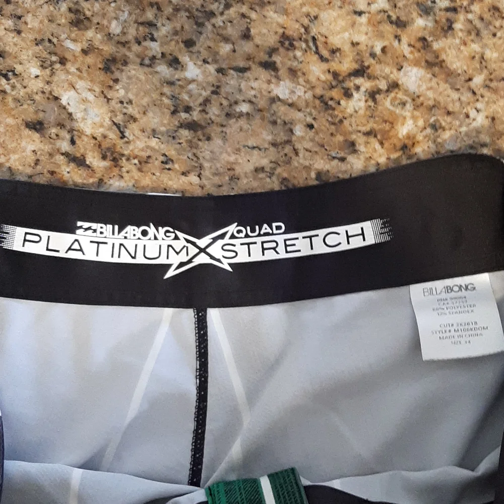Billabong platinum stretch boardshorts - Picture 2 of 3